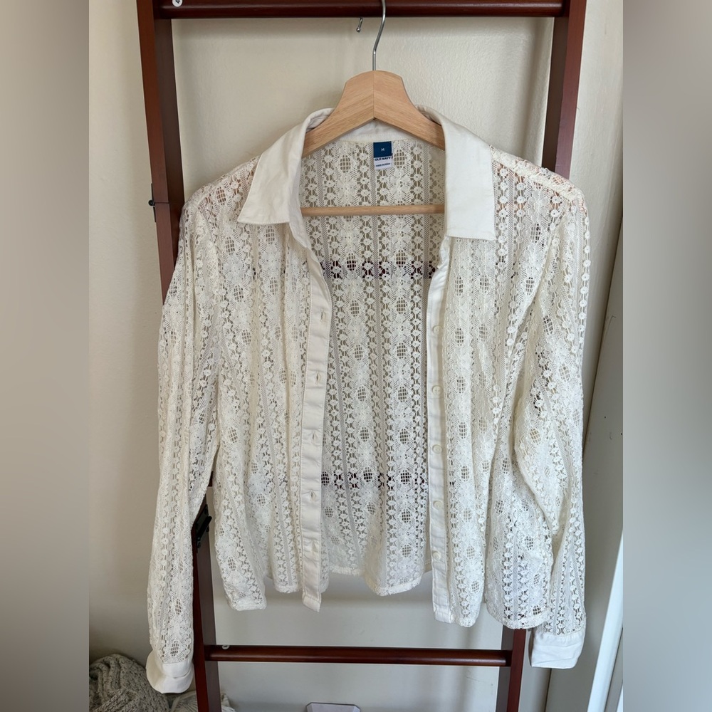 Old Navy Lace Button Up Shirt / M